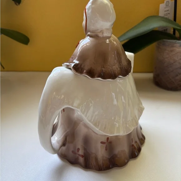 Little Old Lady Teapot Made in England 1930s Antique - Picture 7 of 14